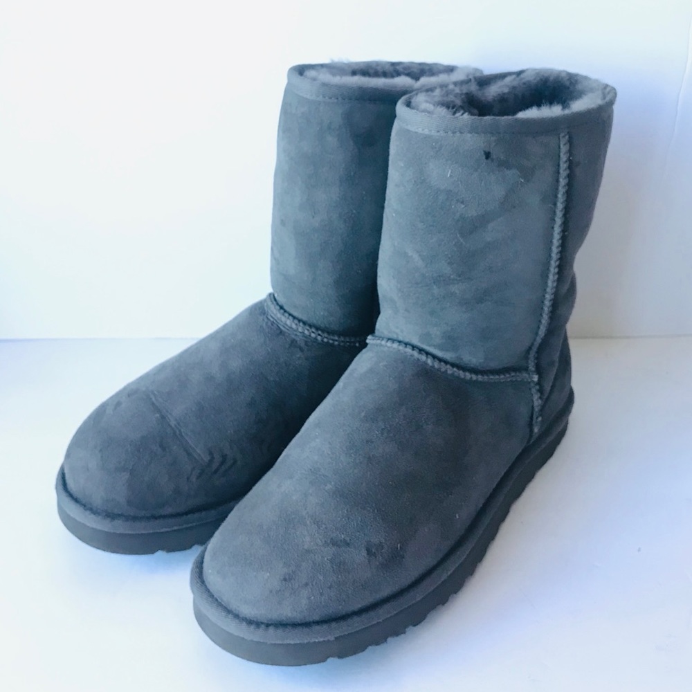 Ugg’s | Boots - Picture 2 of 8